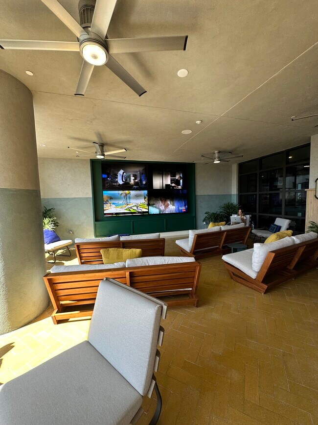 Building Photo - 3242 NW 3rd Ave