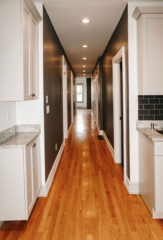 Building Photo - 643 E 5th St