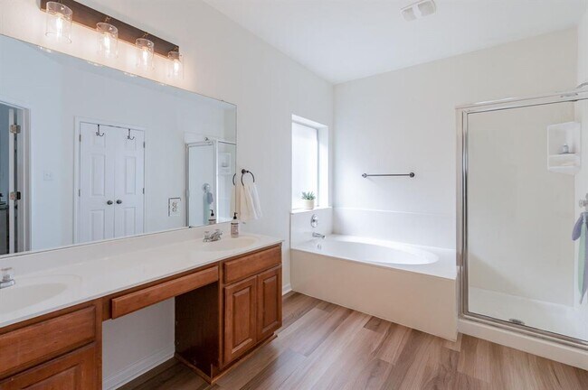 Building Photo - 4004 Rocky Shore Ln