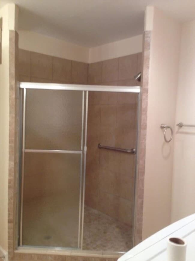 Building Photo - 2/2 w/ Loft - Electric Included!