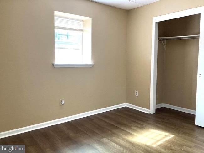 Building Photo - 102 Delaware Rd