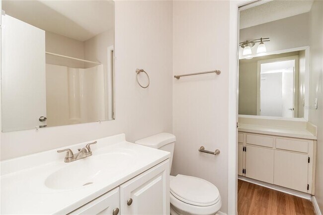 Building Photo - 1433 Vinetree Dr