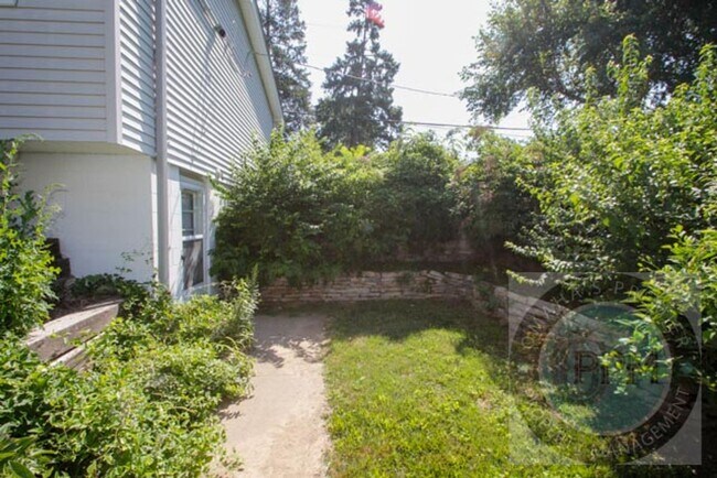 Building Photo - 12317 Weir St