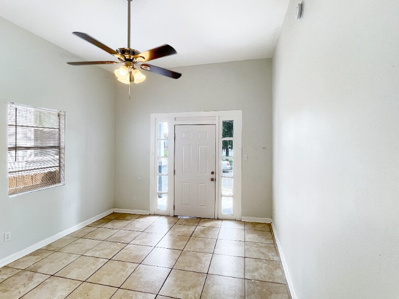 Building Photo - 2311 D'Abadie St