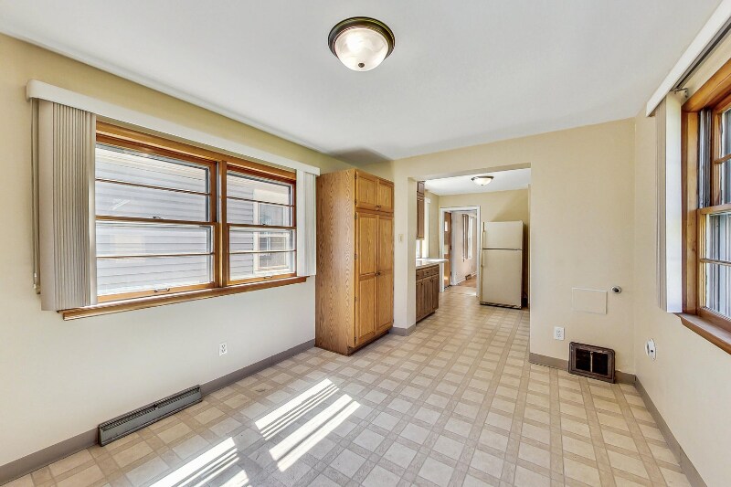 Building Photo - 6815 Forestdale Ave