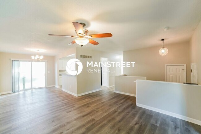 Building Photo - 3 Bedroom Pet-Friendly Home in BLUE SPRINGS, MO with Main Street Renewal