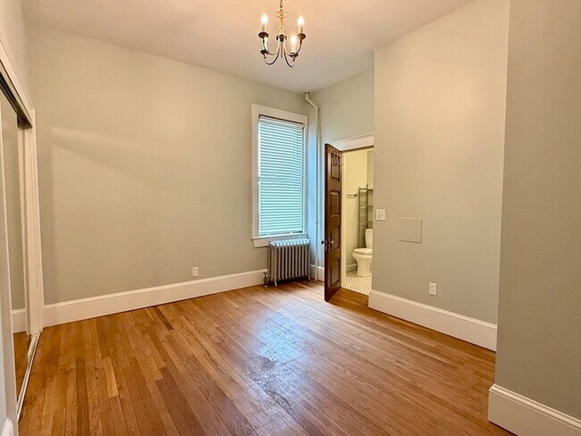 Building Photo - 114 Church St