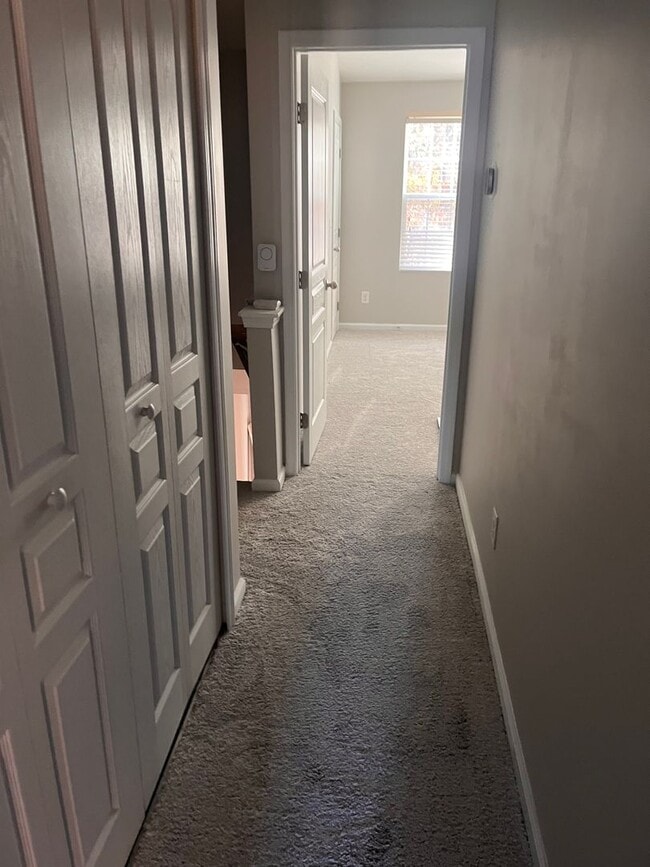 Building Photo - Spacious 2BR/3BA Townhome in Rennaisance Park near Downtown Raleigh