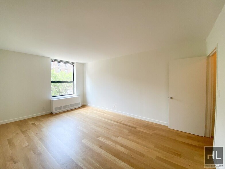 Building Photo - West 87th Street