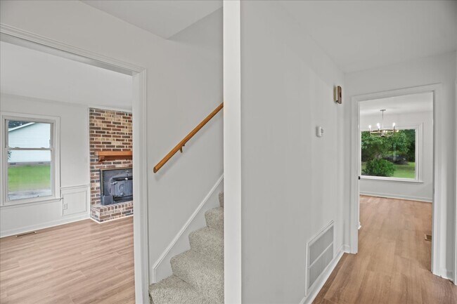 Building Photo - 2321 Queen Ann Rd