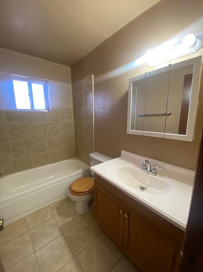 Building Photo - HOME FOR RENT NORTHEAST EL PASO