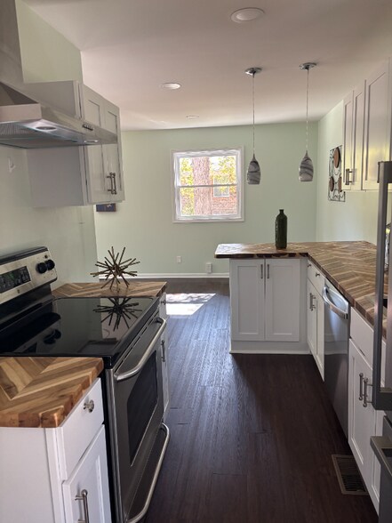 Building Photo - 1205 Crabtree Blvd