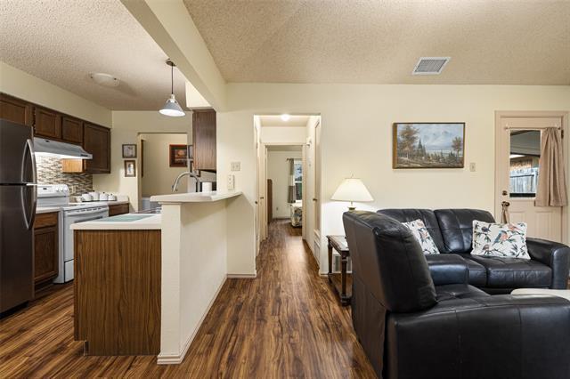 Building Photo - 8521 Holly St