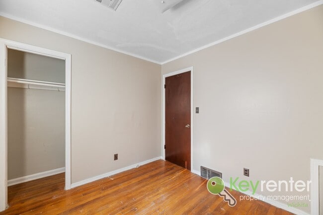 Building Photo - Beautifully Updated 3-Bedroom Home in Central Wichita!