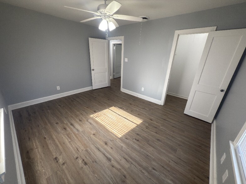 Building Photo - 1000 S 12th St