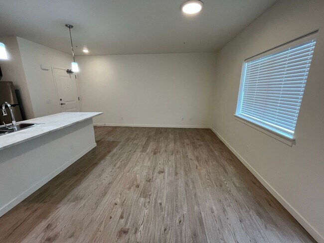 Building Photo - 4612 Lexington Sky Ln