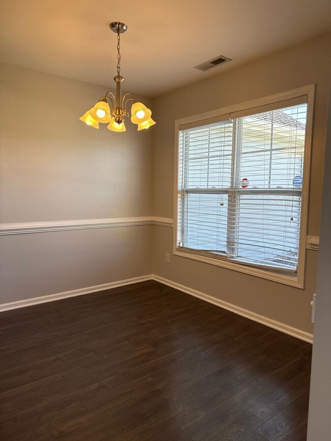 Building Photo - Something special on Sonoma!