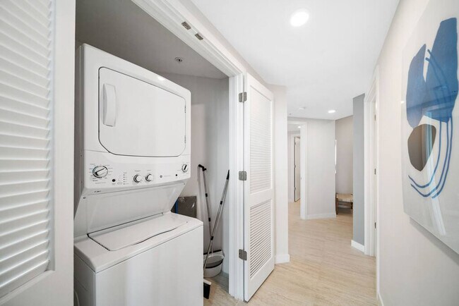 Building Photo - 3886 Biscayne Blvd