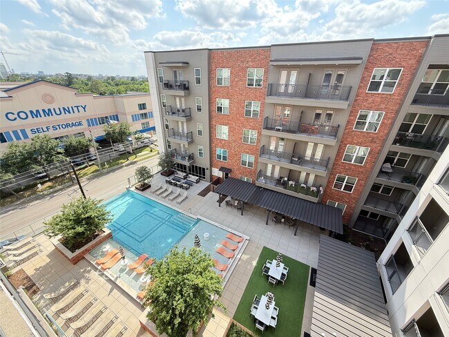 Building Photo - 2520 Washington Ave