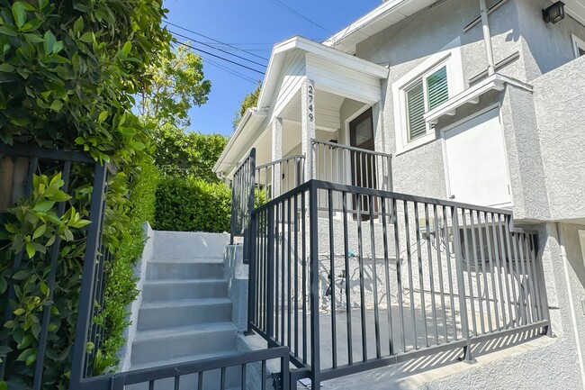 Building Photo - 2749 Griffith Park Blvd
