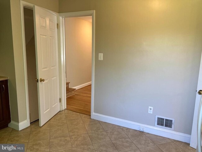 Building Photo - 4616 Willow Run Dr