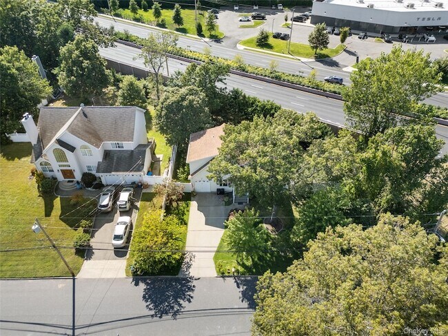 Building Photo - 108 S Hillside Ave