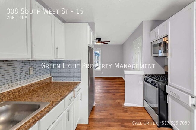 Building Photo - 308 S W St