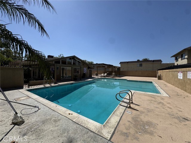 Building Photo - 16748 Cedarwood Cir