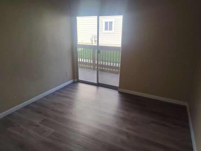 Building Photo - Gorgeous 2 bed Aurora condo for rent