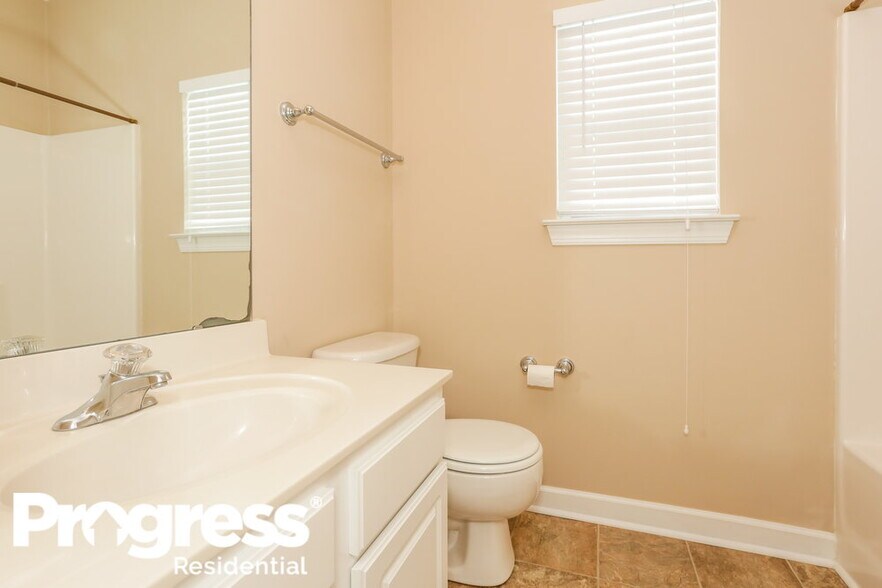 Building Photo - 2885 Island Point Dr NW