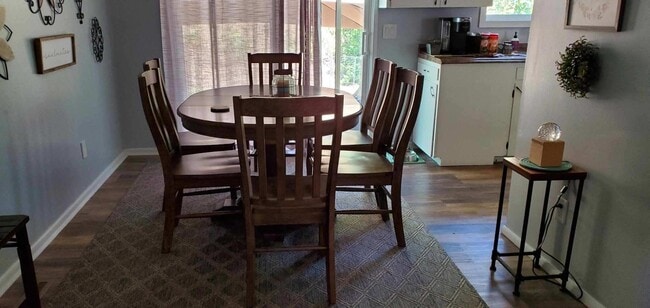 Building Photo - 105 Adams Ct