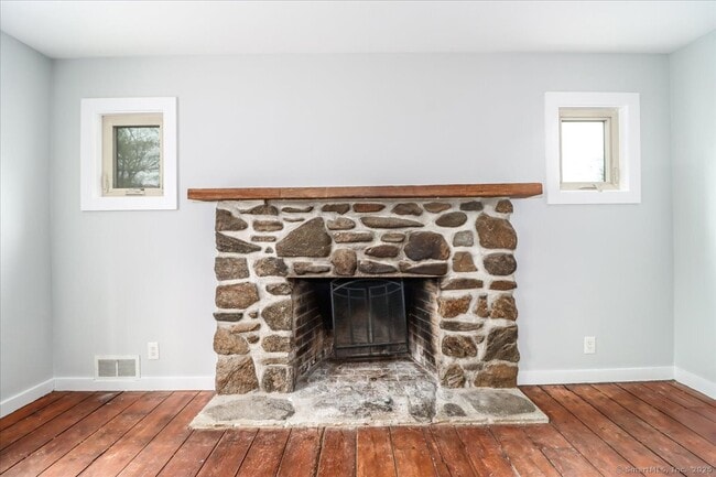 Building Photo - 381 Litchfield Rd