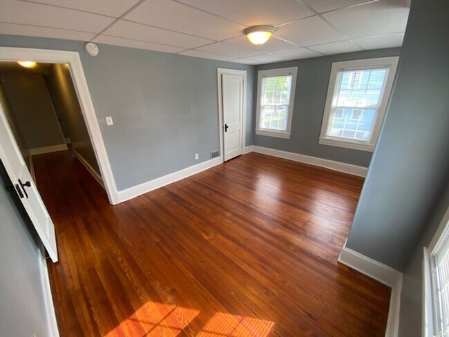 Building Photo - 326 Camden Ave