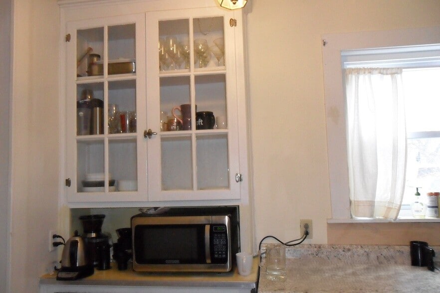 Kitchen - 210 N Geneva St