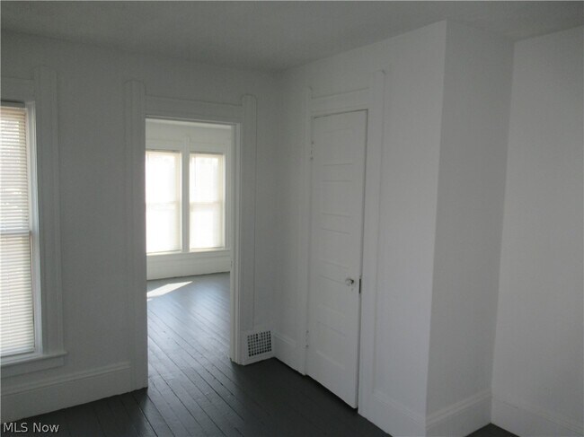 Building Photo - 67 Woodrow Ave