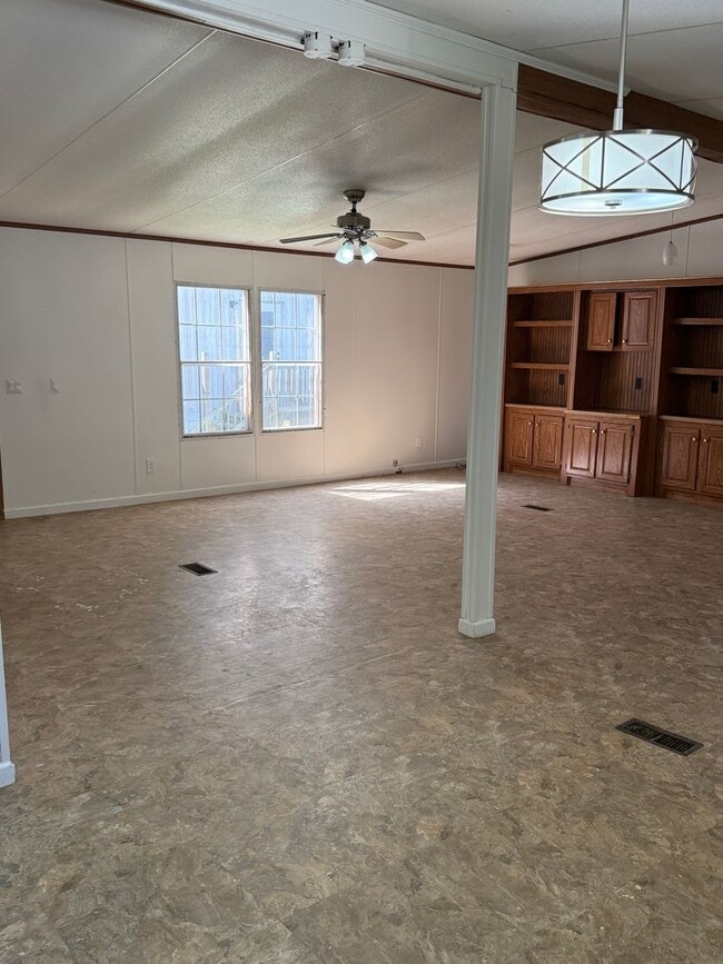 Building Photo - 4-Bedroom Home for Lease | Benton, LA 7100...