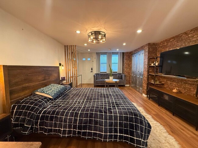 Building Photo - 42 Willow Wood Ct