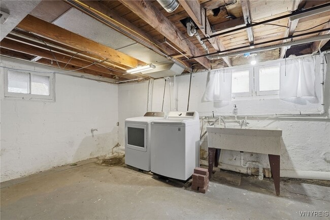 Building Photo - 4316 Clinton St