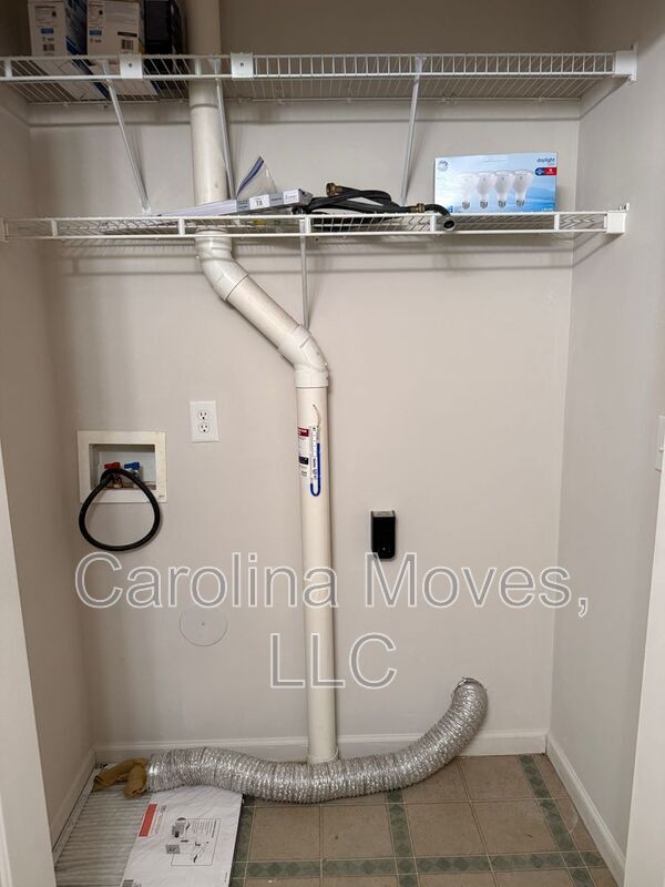 Building Photo - 325 Honor Rd