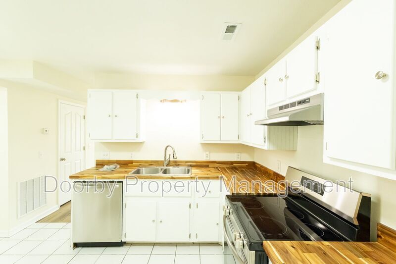 Building Photo - 3627 6th Ave