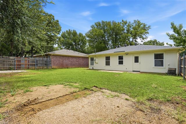 Building Photo - 1122 Hidden Creek Dr