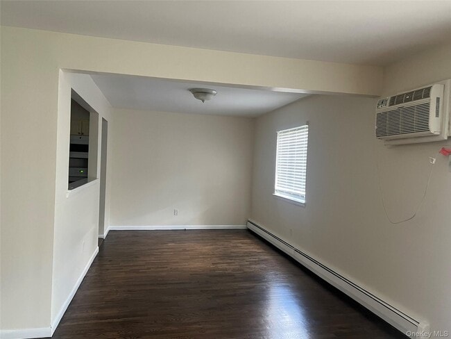Building Photo - 10 Brevoort Dr