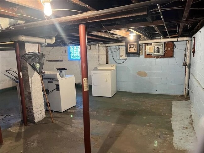 Building Photo - 3BD/ 1 BA Home for Rent- Coraopolis