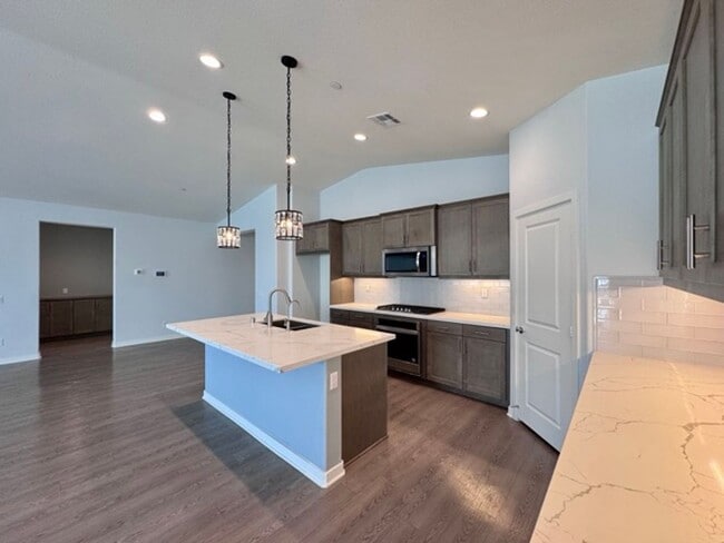 Building Photo - Stunning 2021 built 4 bedroom home for LEA...