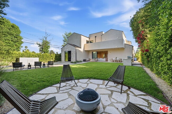 Building Photo - 16643 Addison St