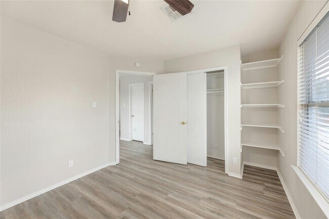Building Photo - 113 Matthew Dr