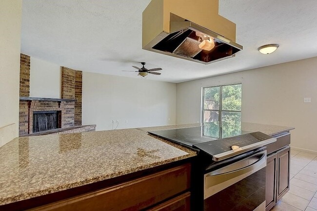 Building Photo - 5501 Adams Dr