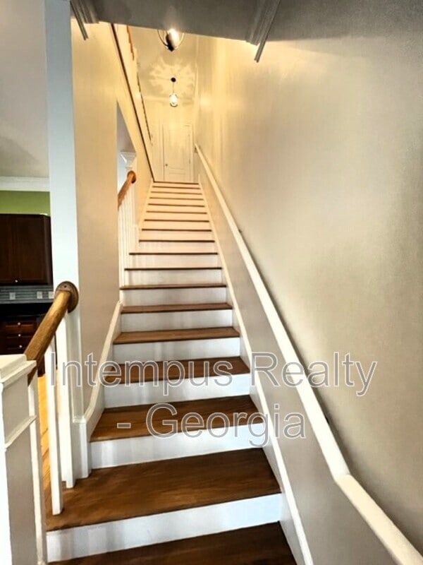 Building Photo - 1688 Mosaic Way