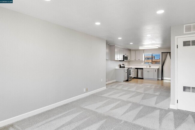 Building Photo - $500 off First Month's Rent for this updat...