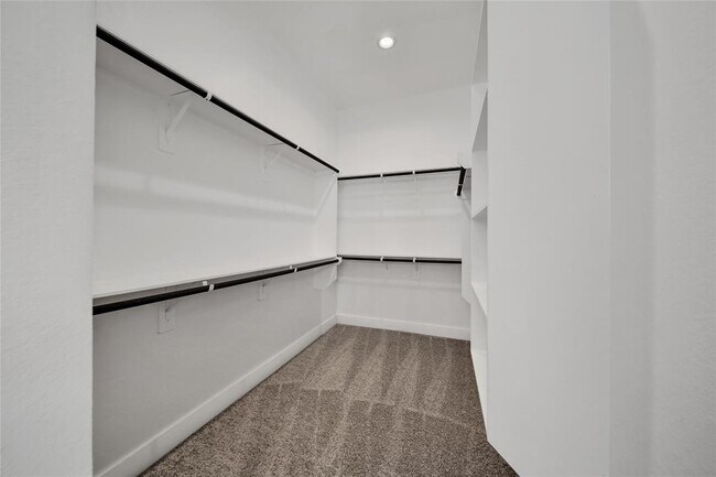 Building Photo - 13107 Wood Leaf Pk
